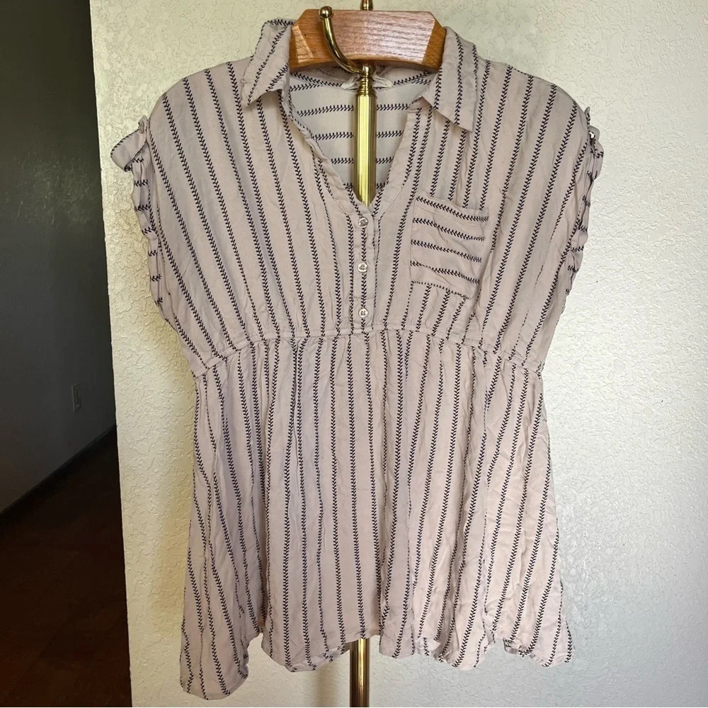 SWEET WANDERER ~ Cream Striped Maternity Half Button Lightweight Too - Picture 2 of 9